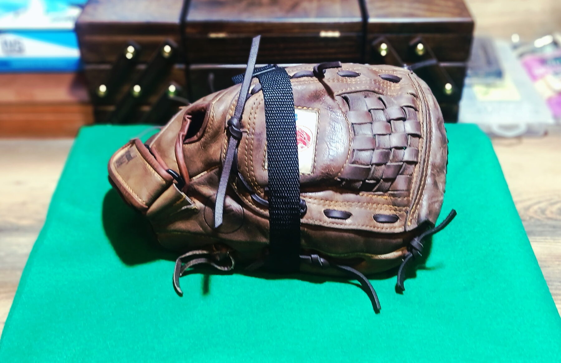 Restored Nokona AMG 700 with custom glove splint