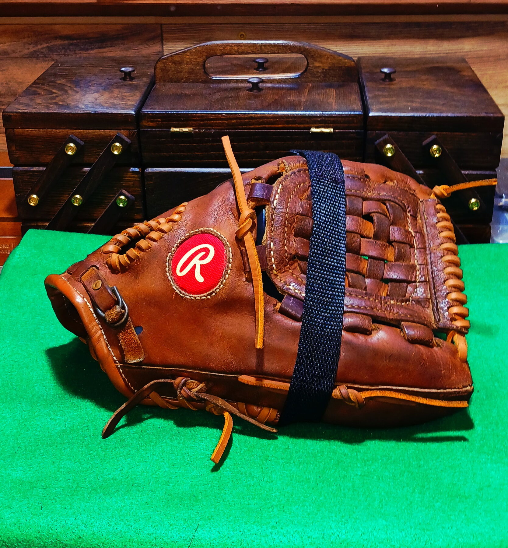 Restored Rawlings RBG softball glove pocket
