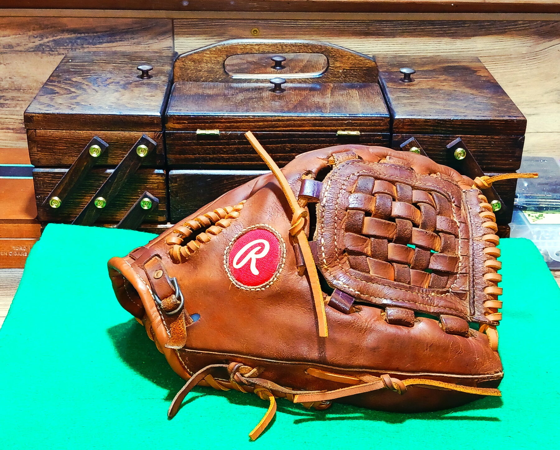 Restored Rawlings RBG softball glove detail